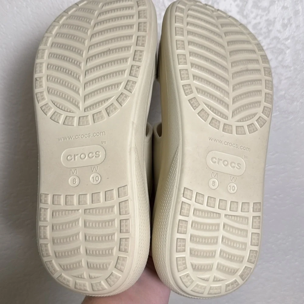 Crocs Women’s Size 10 Crush‎ Sandal Bone Color 2-Inch Heel Charms Included